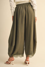 Load image into Gallery viewer, Holland Barrel Lace Pants - Olive
