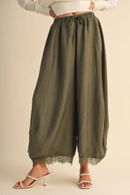 Load image into Gallery viewer, Holland Barrel Lace Pants - Olive
