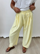 Load image into Gallery viewer, Naylani Sweatpants