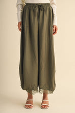 Load image into Gallery viewer, Holland Barrel Lace Pants - Olive