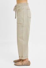 Load image into Gallery viewer, Halle Jeans
