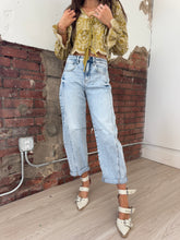 Load image into Gallery viewer, Lilah High Rise Barrel Jeans
