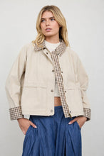 Load image into Gallery viewer, Renna Button Down Jacket - Khaki
