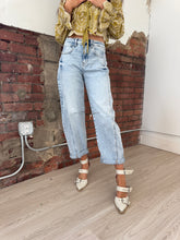 Load image into Gallery viewer, Lilah High Rise Barrel Jeans
