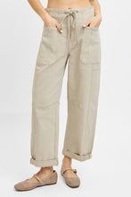 Load image into Gallery viewer, Halle Jeans
