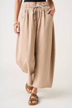 Load image into Gallery viewer, Hattie Barrel Pants - Taupe
