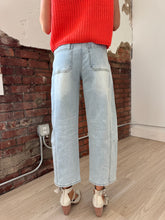 Load image into Gallery viewer, Miranda Barrel Jeans
