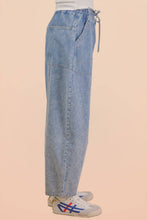 Load image into Gallery viewer, Luna Barrel Pants- Light Indigo
