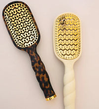 Load image into Gallery viewer, TELETIES Vented Hair Brush - Tan
