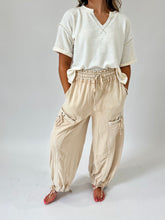 Load image into Gallery viewer, Bowen Balloon Pants
