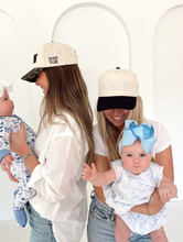 Load image into Gallery viewer, Mommin&#39; - Black Vintage Trucker Hat: Cheetah
