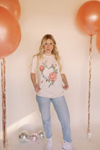 Load image into Gallery viewer, Scalloped Rose Heart Graphic Tee
