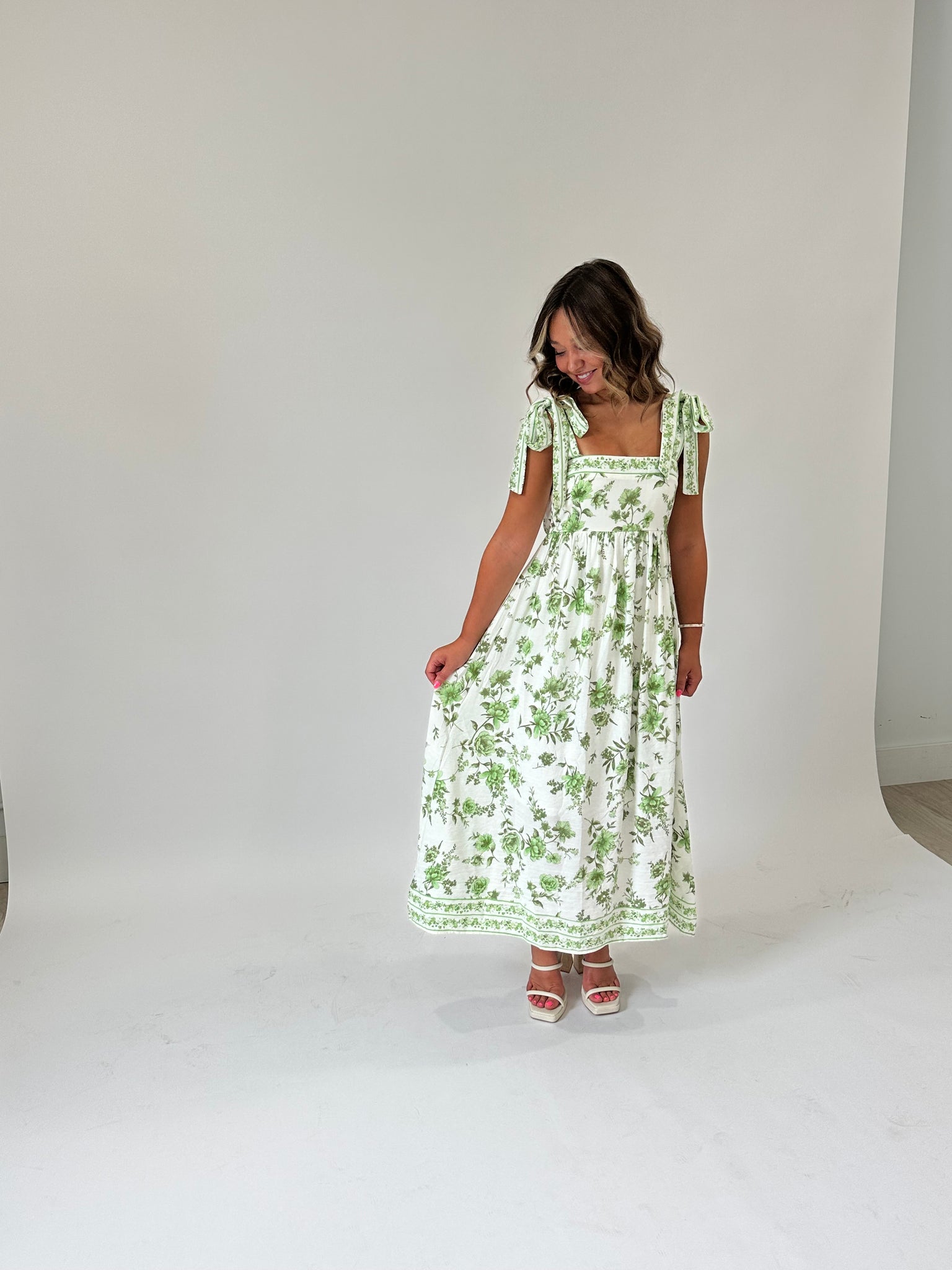 della midi dress Good news The Della Midi is back in stock just in time for that wedding you need a dress for. Shop @labelswithlattes' look: https://petalandpup.visitlink.me/FAdh_a