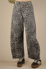 Load image into Gallery viewer, Kaylee Leopard Barrel Jeans
