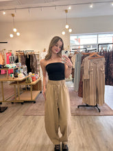 Load image into Gallery viewer, Kaden Barrel Pants
