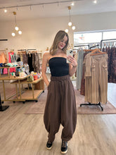 Load image into Gallery viewer, Kaden Barrel Pants

