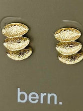Load image into Gallery viewer, Three-Stack Stud (gold)
