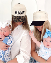 Load image into Gallery viewer, Mommin&#39; - Black Vintage Trucker Hat: Cheetah
