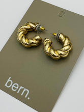 Load image into Gallery viewer, Chunky Twist Hoop (gold)
