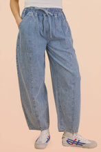 Load image into Gallery viewer, Luna Barrel Pants- Indigo
