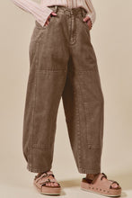 Load image into Gallery viewer, Presley Barrel Jeans
